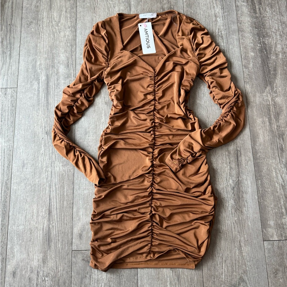 AMTIOUS Brown Ruched Dress - Picture 2 of 9